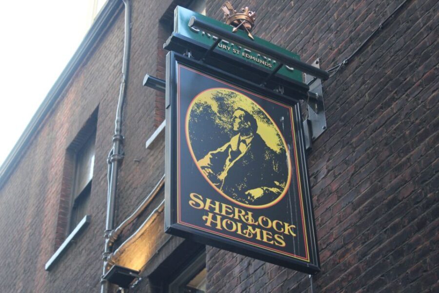 London: Sherlock Holmes Guided City Walking Tour - What to bring (and what not to do) for a smooth walk