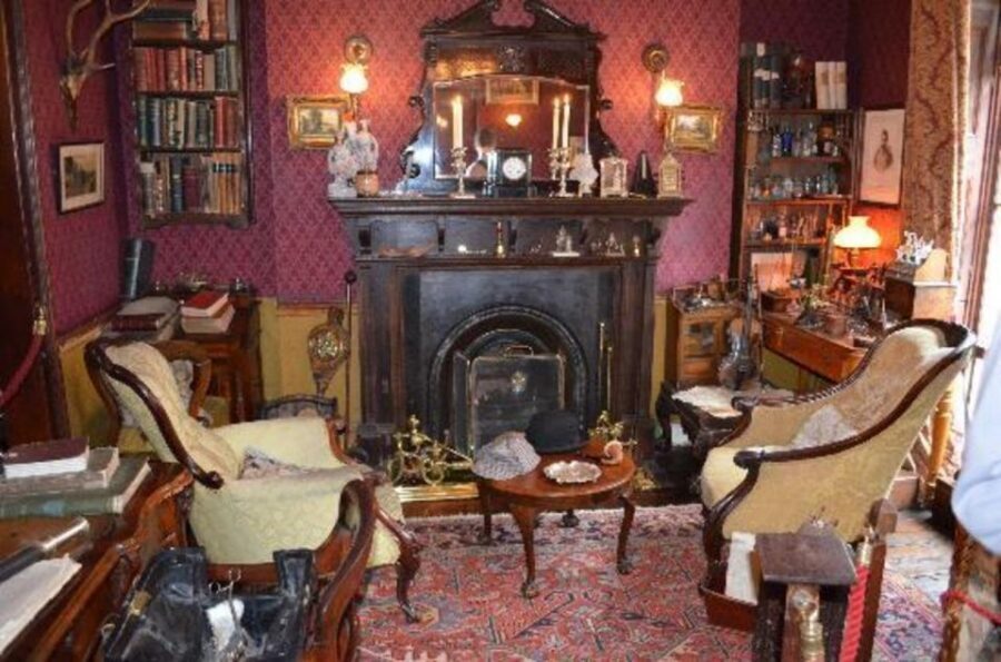 London: Sherlock Holmes Museum & Westminster Walking Tour - What to bring and how to prepare for a comfortable day