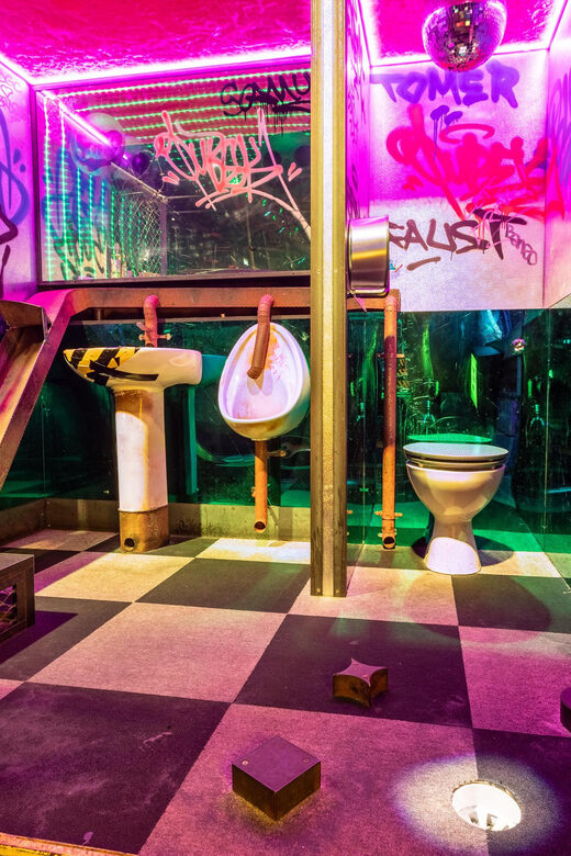 London: Shoreditch Junkyard Golf Tickets for 9 or 18 Holes - What’s included in your ticket (and what you’ll buy later)