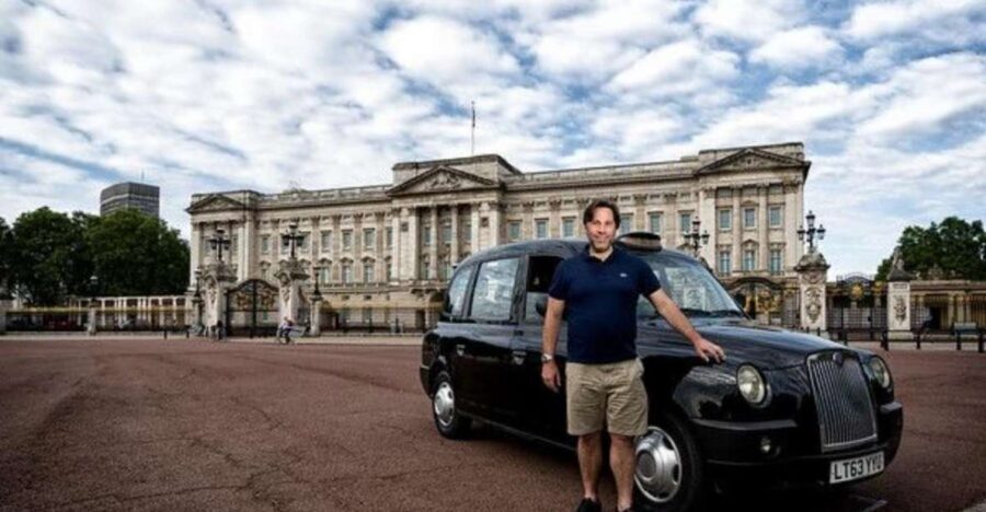 London: Sightseeing Black Cab Tour with Hotel Pickup - How the day starts: hotel pickup and tailoring your route on the fly
