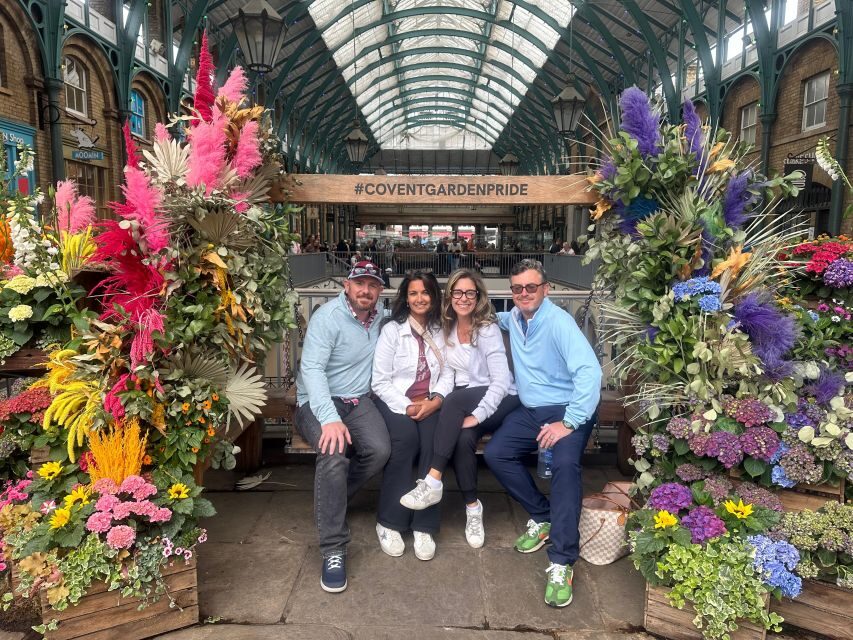 London: Sightseeing Black Cab Tour with Hotel Pickup - Trafalgar Square, Nelson’s Column, and the Theatre-Late-Show Zone