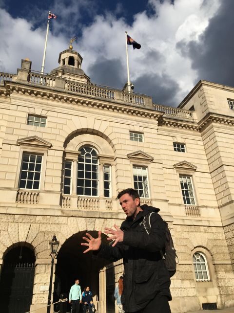 London: Sightseeing Tour - in clear, slow English - Starting at The Ritz: Find the Sign, Then Get Moving