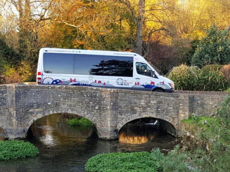 London: Small Group Oxford, Stratford and Cotswolds Day Tour - Leaving London: the drive that sets up the day