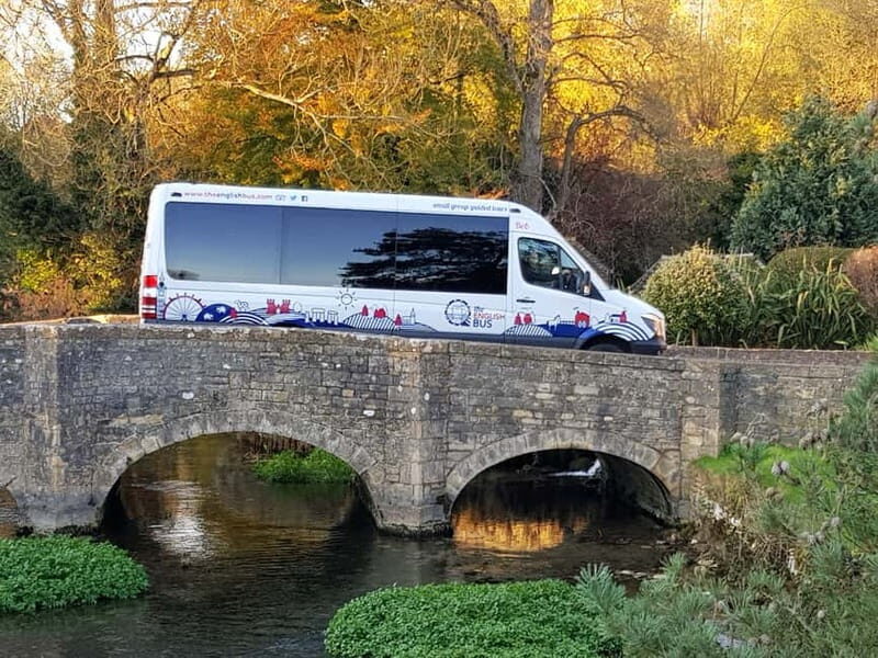 London: Small Group Oxford, Stratford and Cotswolds Day Tour - Leaving London: the drive that sets up the day