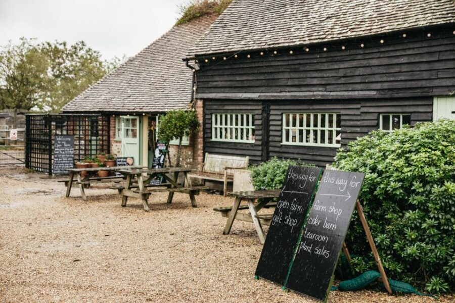 London: South Downs White Cliffs Day Trip with Train Tickets - Middle Farm lunch stop: Sussex snacks and a realistic break