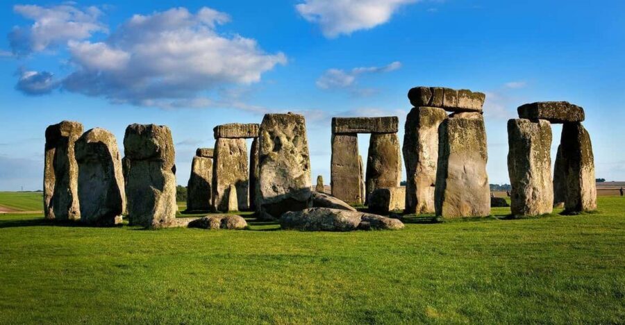 London: Stonehenge & Bath Day Trip with Optional Roman Baths - Bath Abbey to Pulteney Bridge: how to use your free time