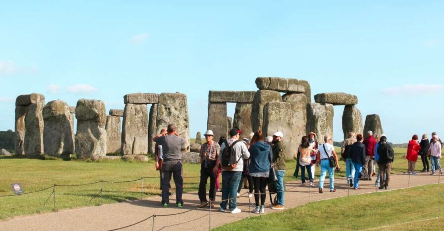 London: Stonehenge, Windsor, and Bath Day Trip by Bus - Riding out of London: the value of a coach day trip