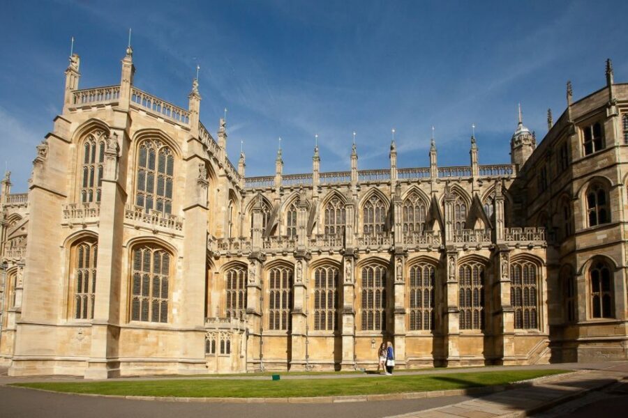 London: Stonehenge, Windsor Castle, Bath, Lacock & Pub Lunch - Lacock’s cobbled streets and the 14th-century George Inn