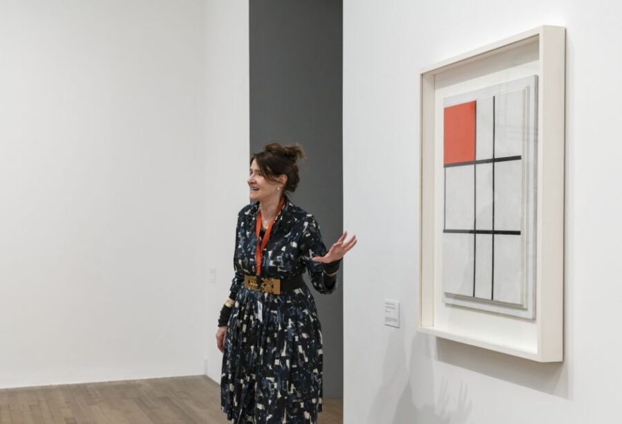 London: Tate Modern Official Guided Tour - The guide’s role: turning famous works into understandable choices