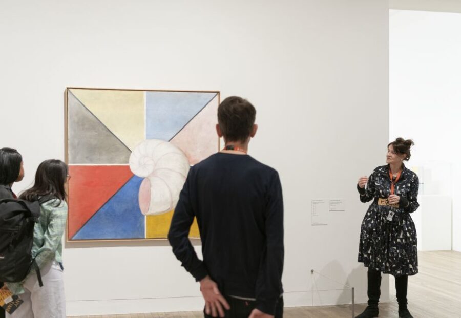 London: Tate Modern Official Guided Tour - The balance: learn fast, then choose what to do next