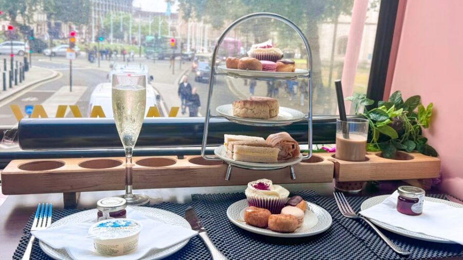 London: Taylor Swift-Inspired Afternoon Tea Bus Tour - Your 90-minute ride: landmarks outside, Swift songs inside