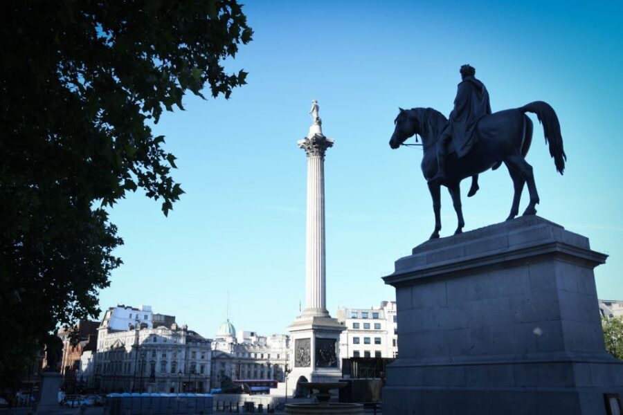 London: Thames River Cruise and 3-Hour Westminster Tour - Westminster Abbey: The Stop That Changes the Mood