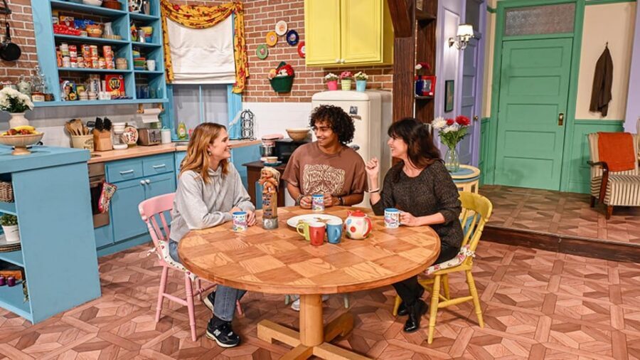 London: The FRIENDS™ Experience Entry Ticket - Stepping Into The FRIENDS™ Sets: Fountain, Purple Door, and Central Perk