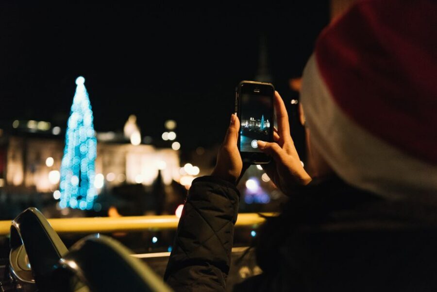London: Tootbus Christmas Lights Tour incl walking tours - App-based walking tours: The Best Way to Extend One Hour