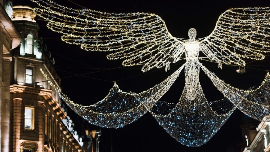 London: Tootbus Christmas Lights Tour incl walking tours - Wi‑Fi on board and the “share fast” advantage