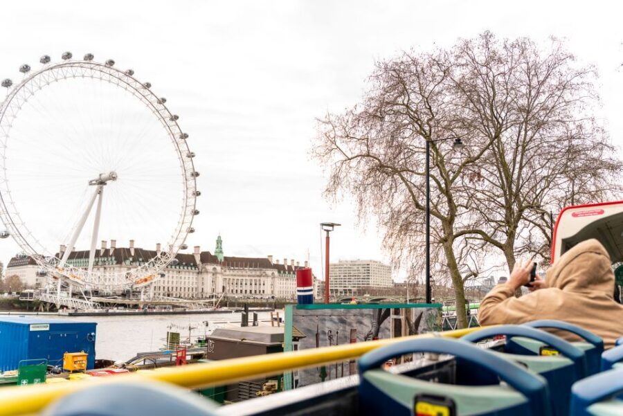 London: Tootbus Must-See Hop-On Hop-Off Bus Tour with Cruise - Getting on fast: Stop 1 Coventry Street and the app’s GPS help