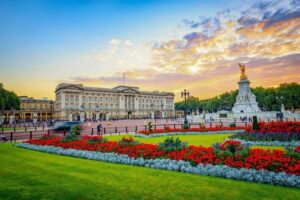 London: Tower, Cruise, & Harrods Tea Full-Day Experience - St. Paul’s Cathedral: Wren’s design and the sound of 1695