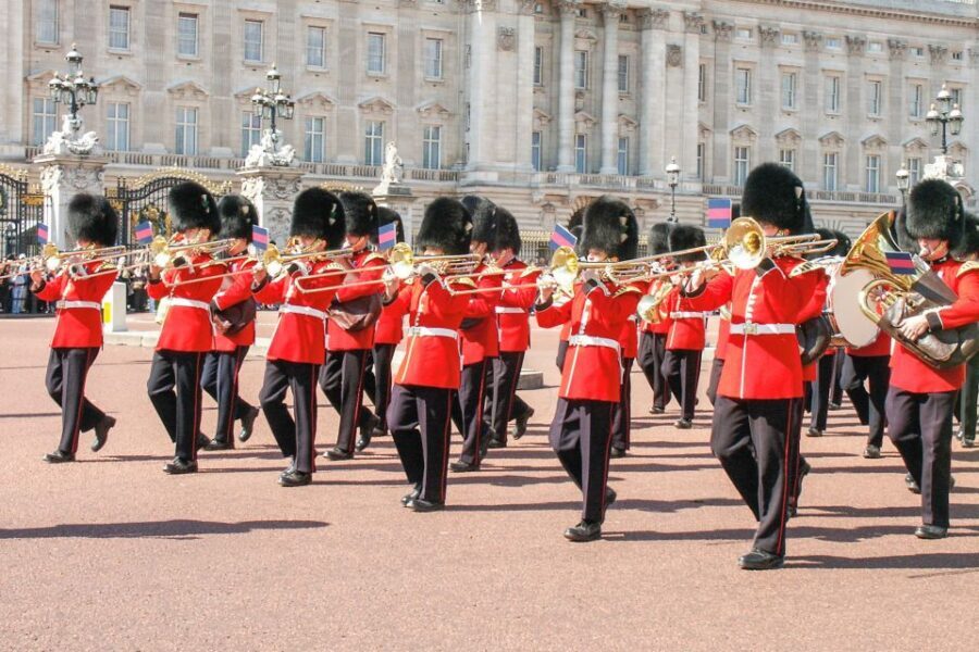 London: Tower, Cruise, & Harrods Tea Full-Day Experience - Guides and pacing: what the best days feel like