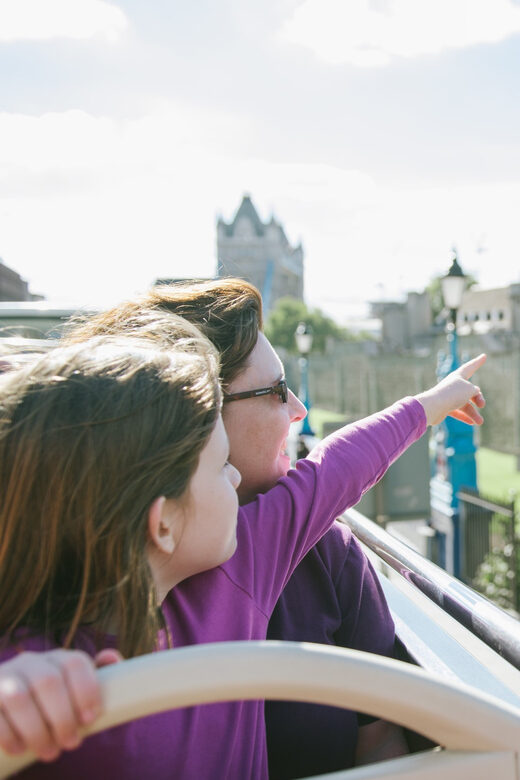 London: Tower of London, Hop-on, Hop-off Bus & River Cruise - Audio Commentary and Open-Top Views: Make Them Work for You