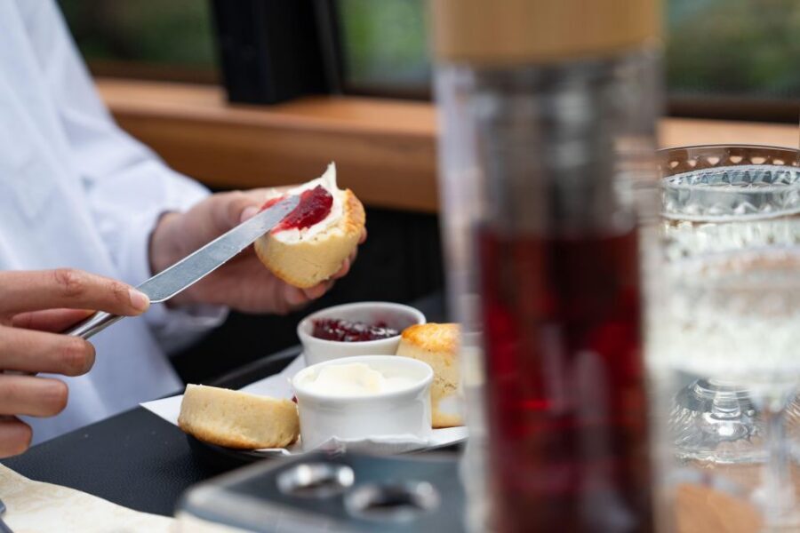 London: Traditional Afternoon Tea Tour in a Luxury Coach - Traditional afternoon tea, with a French-leaning twist