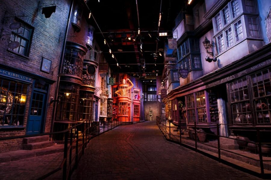 London: Warner Bros. Studio Harry Potter Tour with Transfers - Transfers From Central London: what the 7-hour plan really means