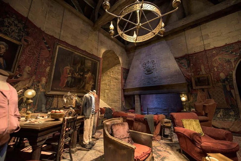 London: Warner Bros. Studio Tour with Transfers - Diagon Alley and the wizarding street route you should not rush