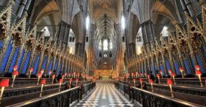 London: Westminster Abbey Guided Tour - Getting started at the Abbey Shop (and why the meeting point matters)