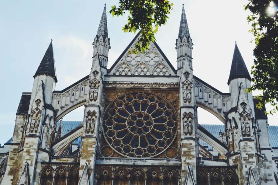 London: Westminster Abbey Guided Tour - Recent royal moments: Princess Diana and state occasions