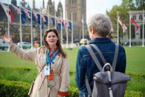 London: Westminster Abbey & Jubilee Galleries Guided Tour - Meeting at Parliament Square: where to start and how to get good timing