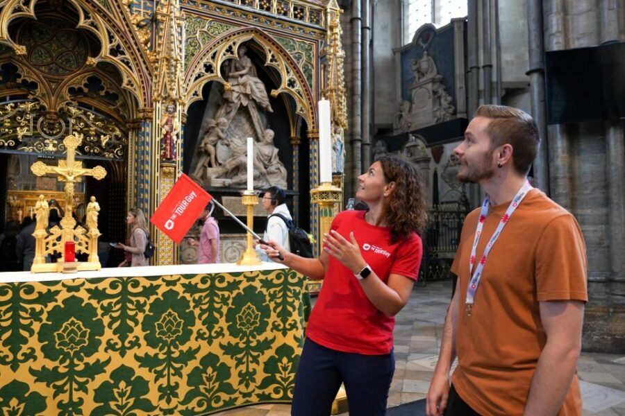 London: Westminster Abbey, Tower of London and Boat Tour - Thames River cruise: the break that turns into a mini sightseeing loop