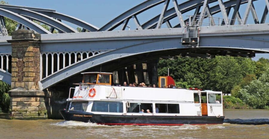 London: Westminster to Kew River Thames Cruise - Chelsea, Wandsworth, and Putney: a London cruise that feels like more than a sightseeing loop