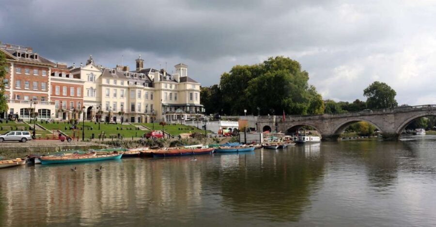 London: Westminster to Richmond River Thames Cruise - Westminster, Chelsea, Putney: the busy riverfront you’ll actually want to see
