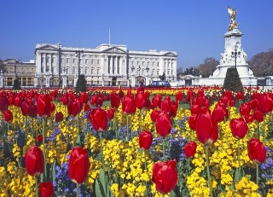 London: Westminster Tour and Windsor Castle Entry Ticket - Trafalgar Square, Horse Guards at Whitehall, and Downing Street Moments