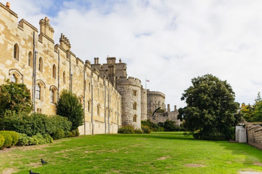 London: Windsor Castle, Stonehenge & Bath Full-Day Tour - Stonehenge in About an Hour: What You Can Actually Do
