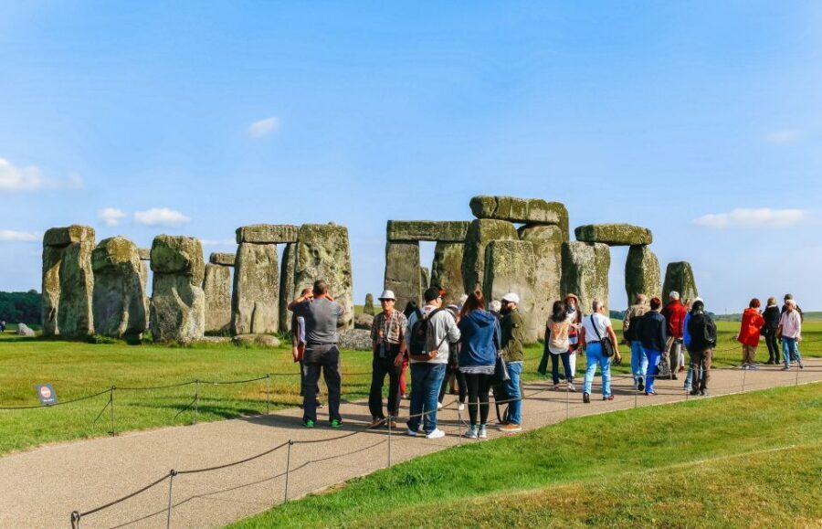 London: Windsor, Stonehenge, Bath, and Roman Baths Day Trip - Where You Start: Meeting Point and Getting Back to London