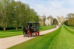 London: Windsor, Stonehenge, Bath, and Roman Baths Day Trip - Windsor Castle: State Apartments and St George’s Chapel