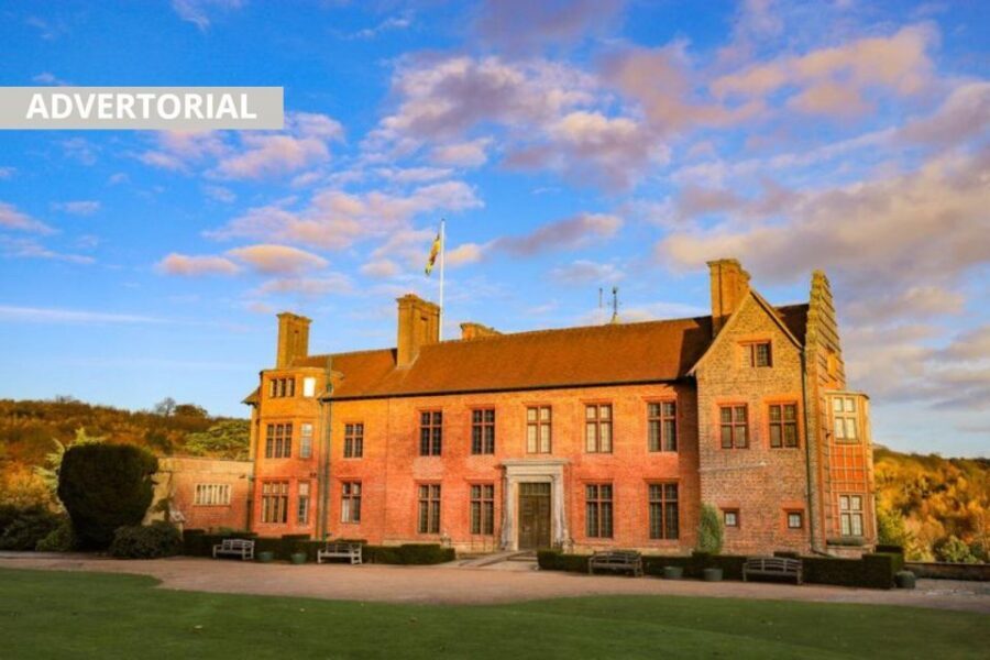London: Winston Churchill Family Home with Transportation - The rose garden, woodland walk, and lakes