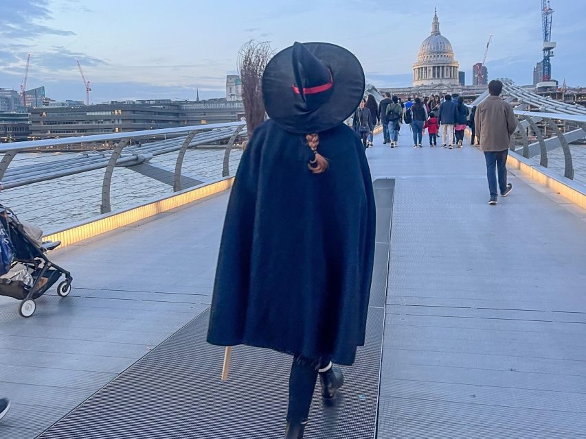 London: Witches and History Bankside Walking Tour - How the guide performance shapes the whole experience