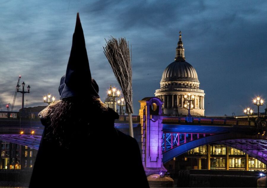 London: Witches and History Bankside Walking Tour - The Golden Hinde: a Tudor ship with real presence