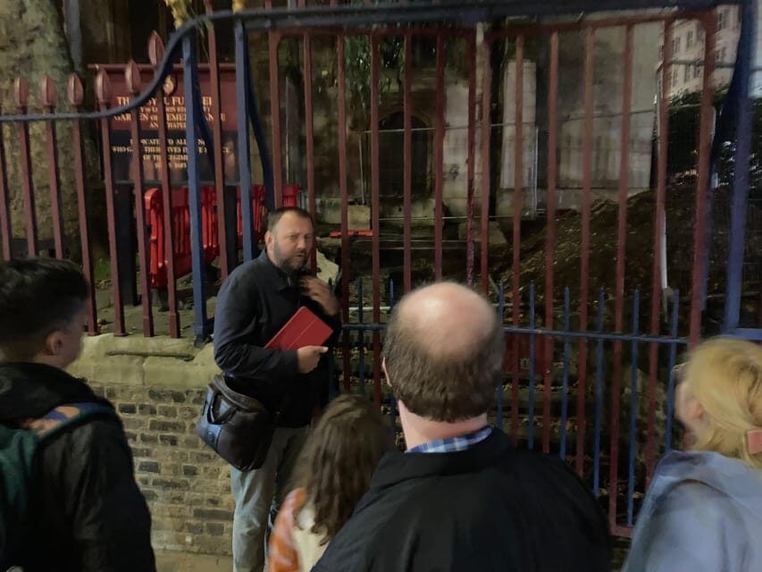 London's Ghosts & Gruesome Past Nighttime Walking Tour - Entering London’s Gruesome Past: what this night walk is really about