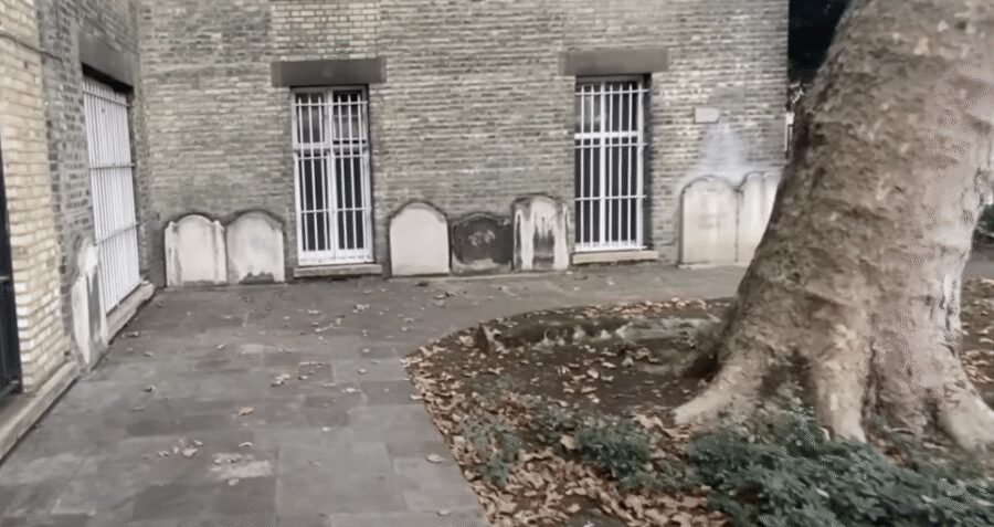 London's Ghosts & Gruesome Past Nighttime Walking Tour - Old Bailey finale: the serial killer story that flips the script