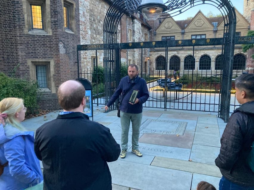 London's Ghosts & Gruesome Past Nighttime Walking Tour - Smithfield Market and Charterhouse Square: executions and plague logic