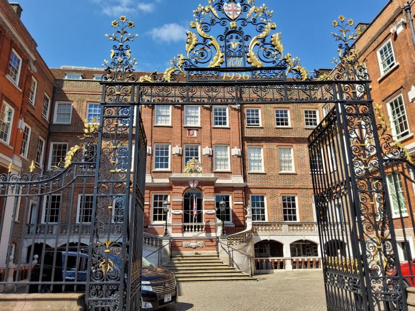 Luxury Private Tour in London with Lunch - Lunch at a Traditional British Restaurant: A Real Break, Not an Afterthought