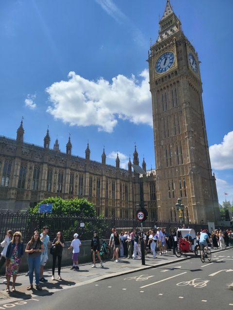 Luxury Private Tour in London with Lunch - Westminster and Buckingham: Watching the Ceremony Up Close