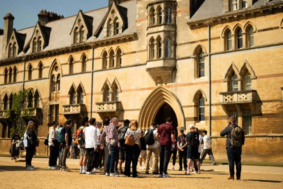 Oxford: Alumni-Led Walking & Punting Tour w/opt New College - Literary Oxford on the route: Narnia, His Dark Materials, and Alice