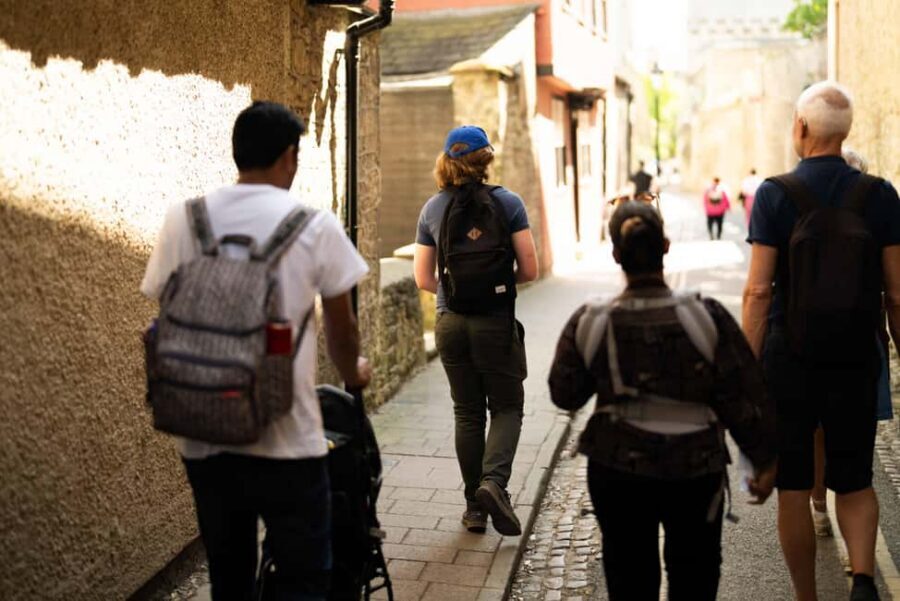 Oxford: Alumni-Led Walking & Punting Tour w/opt New College - Price and value: what $63.98 buys you (and what it doesn’t)