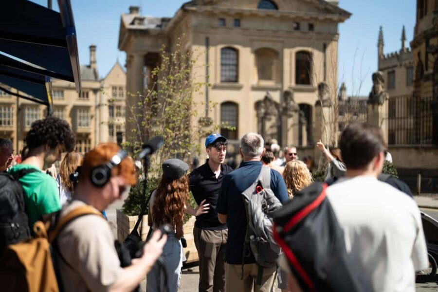Oxford: Alumni-Led Walking Tour w/New College Entry Option - Oxford on Foot With an Alumni Guide: Why This Tour Works