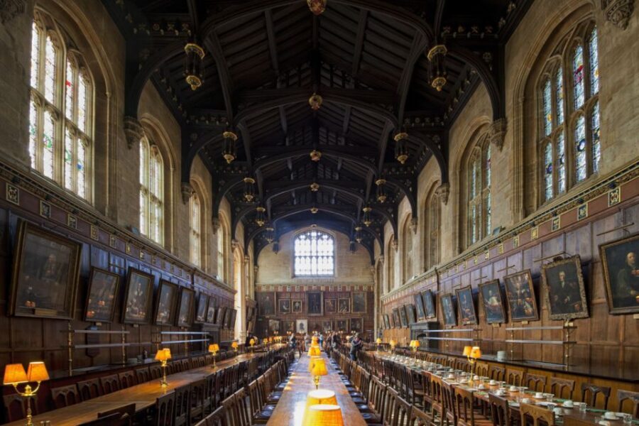 Oxford: Christ Church Harry Potter Film Locations Tour - The Hogwarts-style extras: gowns, quizzes, and guide-led storytelling