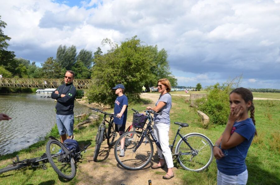 Oxford: City Bike Tour with Student Guide - Starting at Broad Street: Getting Your Bearings Fast