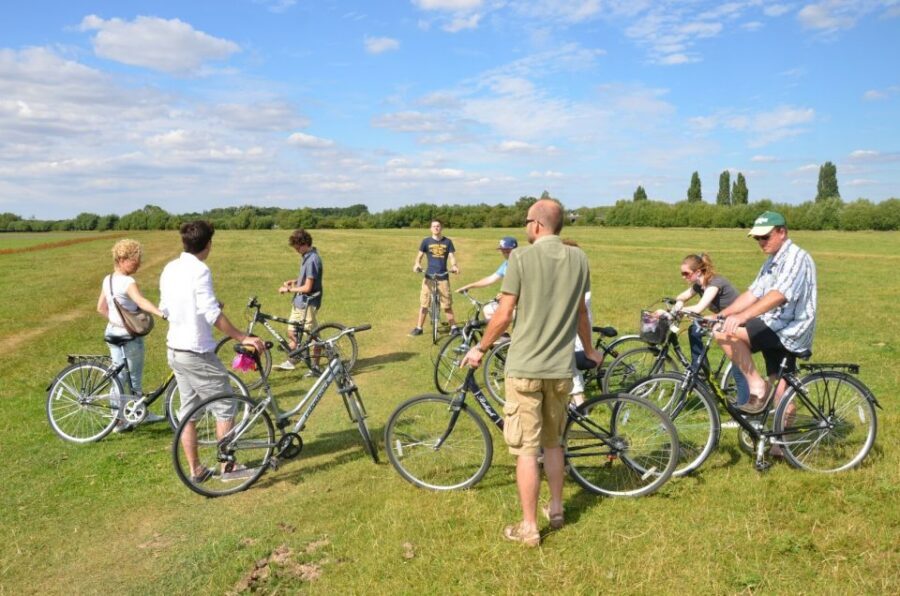 Oxford: City Bike Tour with Student Guide - Rolling Out to Port Meadow and Outskirts Parks